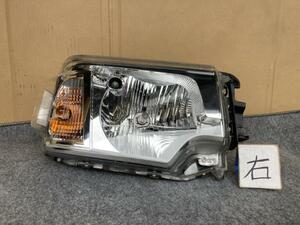 NV100クリッパー U72V 右ヘッドランプASSY　スタンレー　STANLEY　W0688　800468 ミニキャブ　U62V