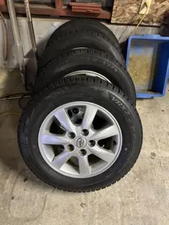 ブリヂストンスタッドレス　195/65r15 バリ溝