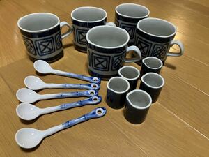 赤峰　陶磁コーヒーカップ5客用　新品未使用品スプーン＆フレッシュ入れ付き※コーヒーカップ ・陶器・食器・カップ ・柄カップ