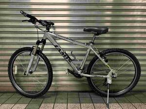 美品☆【JAMIS】Cross Country 1.0 MTB　3x8速　シルバー