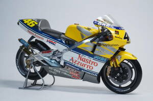 TAMIYA タミヤ 1/12 HONDA ホンダ NSR500 Nastro Azzurro ナストロアズーロ バレンティーノ・ロッシ 2000年 完成品