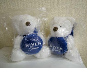 未使用品◎NIVEA ニベアクリーム 白熊 クマ ぬいぐるみ 2体セット 青マフラー 座り 17cm　札幌市 豊平区