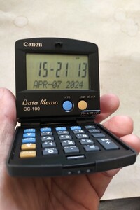 キャノン Canon CC-100 データメモ デッドストック 電池交換済み 取説 元箱付き Data Memory Calculator 電卓 世界時計 データバンク 美品