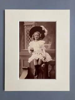 フランスアンティーク　肖像写真　女の子　アルビューメンプリント（鶏卵紙）マット付