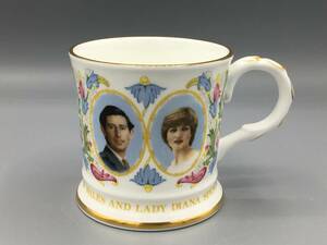 *美品 コールポート 1981年 チャールズ皇太子 ダイアナ妃 結婚記念 マグカップ 英国皇室 ロイヤルファミリー マグ (ウェッジウッドに統合)