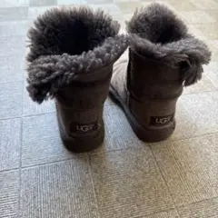 UGG キッズダークブラウン ブーツ　16センチ