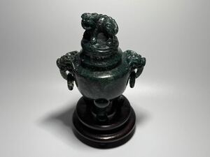 中国美術 古玩 ミニ　青玉「三足獅子摘香炉 」　全高11ｃｍ(台座含) 唐物　鑑賞用　時代物　 置物　玉　砡　彫刻