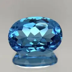 鮮やか✨ 天然スイスブルートパーズ　7.9ct ルース　オーバル　宝石