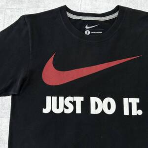 NIKE 海外企画 JUST DO IT ビッグスウッシュ Tシャツ ナイキ　　Swoosh センターロゴ デカロゴ 半袖 ブラック ジャストドゥイット 柳9997