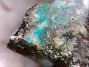 国産鉱物　和歌山県　岩出　山崎　手稲石　超レア　美しいブルー　定型外発送