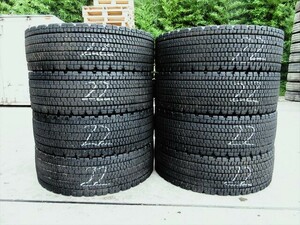 送料無料　スタッドレス　245/70R19.5　BS　W900　2022年製　8本セット　10～12mmぐらい