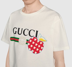 中古「良品」定価7万円 21AW グッチ GUCCI ロゴ リンゴ プリント 半袖Tシャツ クリーニング済み