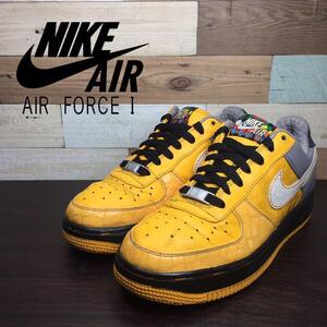 NIKE AIR FORCE 1 