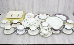 【行董】WEDGWOOD ウェッジウッド ワイルドストロベリー ボーンチャイナ 食器 洋食器 カップソーサー プレート皿 AA000BOM06