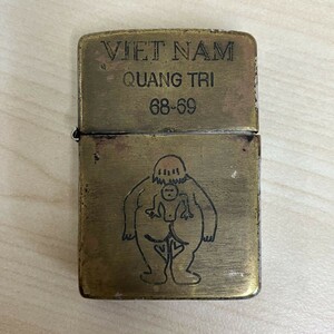 D416-T20-405 ▲ ZIPPO ジッポ ベトナム68-69 オイルライター 喫煙具 喫煙グッズ ゴールド 火花〇 ③