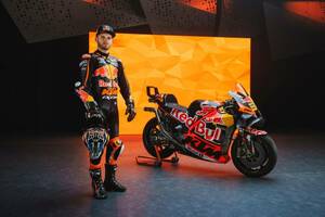 海外 送料込み 　高品質　本革　KTM　2024　ビンダー　ミラー　レーシングレザースーツ　MOTOGP サイズ各種　レプリカ