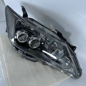 M　41-3-3カムリ　AVV50 前期　打刻５　33-157 LED 　　ヘッドライト 