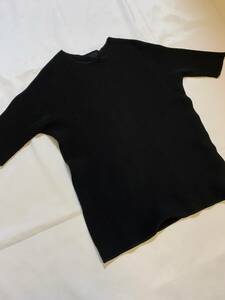 ISSEY MIYAKE イッセイミヤケ　黒　トップス　カットソー　シンプル　ブラック　tops