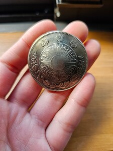 アンティーク 古銭 貨幣 近代貨幣レザークラフトコンチョ一円銀貨明治三年