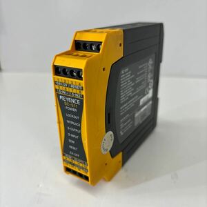 ★I★【中古品】キーエンス　KEYENCE 　SC-S11　セーフティコントローラ　通電確認のみ　A−1013