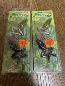 中古 と新品 ( 廃盤品 )ジャッカル　マスク　フロッグ　(JACKALL BROS. mask Frog) ウシ&ブラック ☆ 2個セットうり。ルアー