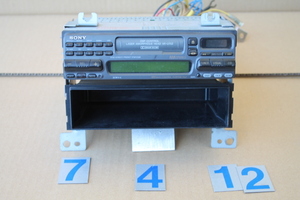 KL-796-7 希少・ソニー カーオーディオ FM/AM CASSETTE CAR STEREO XR-U70Z