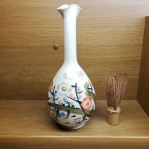 京焼　梅図　鶴首　 花瓶　高さ24cm