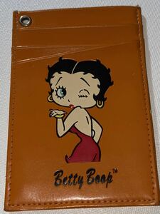 BETTYBOOP★ベティちゃん★ポケットいっぱいパスケース★used★落ち着いたオレンジカラー★男女兼用★カード入れにも★スレ小傷あり