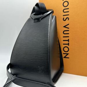 美品 LOUIS VUITTON ルイヴィトン ミニュイ ショルダーバッグ エピ レザー 肩掛け ブラック 黒 ノワール LV ミニバッグ ハンドバッグ 