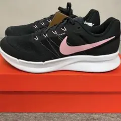 NIKE ナイキ ランニングシューズ スニーカー 新品 黒 26