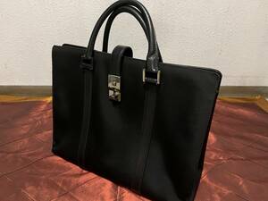 GUCCI グッチ　☆　　ビジネス バッグ