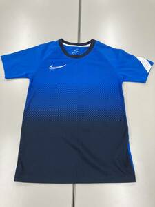 ナイキ 子供用 サッカー トレーニングシャツ サイズ 130 ★★美品★★ キッズ フットサル nike