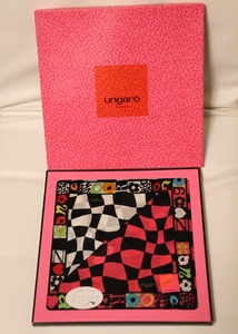 素敵！未使用品！ ungaro ウンガロ×ブルーミング中西 ハンカチ 2枚セット 箱入り新品