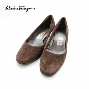 Salvatore Ferragamo サルヴァトーレフェラガモ 7 1/2 25.0 パンプス イタリア製 ヒール ラウンドトゥ スエード こげ茶 ブラウン/JC73