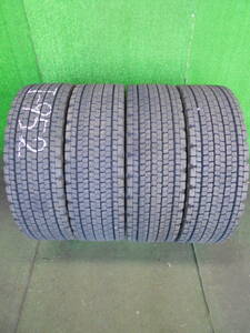 I-952 245/70R19.5 136/134J BS W901 4本set