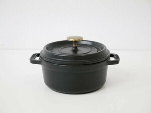 ● ストウブ STAUB ピコ ココット ラウンド 12cm ブラック 鋳鉄 両手鍋 ガス・IH・オーブン対応 フランス 定価17,600円