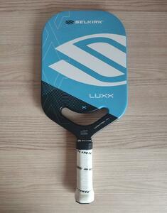 ピックルボールパドル Selkirk LUXX Invikta Paddle