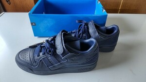 スニーカー adidas アディダスアディダス フォーラム 84 ローFSファスナーストラップ付シューレースクロージャーレザーアッパーサイズ26