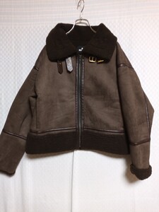 10737　★★　MARY　QUANT　フェイクムートンジャケット　長袖　サイズM　茶系