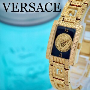 483 Versace メデューサ時計　ゴールド　ブレスウォッチ　レディース