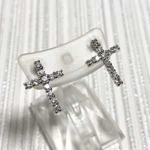 ◇美品　Pt900　ダイヤモンド　0.25ct　クロス　ピアス　プラチナカラー　十字架　ダイヤモンド11石　綺麗　