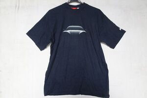 FILA/フィラ/Ferrari/フェラーリ/半袖Tシャツ/コラボ商品/フロントプリント/車シルエット/カジュアル/紺/ネイビー/USAサイズM(8/19R)