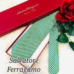 Salvatore Ferragamo サルヴァトーレフェラガモ メンズ 男性 紳士 ネクタイ ブランドネクタイ ストライプ グリーン 緑 美品 剣先 9cm