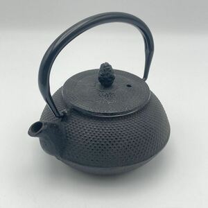 m1109607 鉄瓶 鉄茶器 工芸品 骨董 骨董品 アンティーク 年代物 煎茶道具 湯沸かし 骨董品 茶器 茶道具 煎茶道具 金属工芸 鉄器 中古品