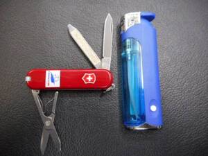 ナイフ　ビクトリノックス　VICTORINOX ３丁出　赤色小型