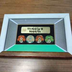 希少 レア ピンバッジ FIFA World Cup 98 Memorial Pins McDonald Coca-Cola 額装 ゴール サッカーボール