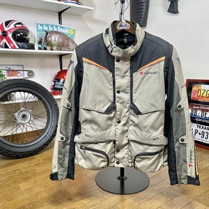 防寒最強☆定価９万☆DAINESE SANDSTORM GORE-TEX JACKET サンドストーム ゴアテックスジャケット グレー/48 ウインタージャケット