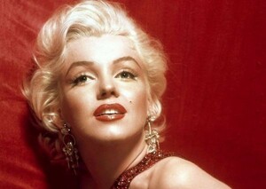 マリリンモンロー Marilyn Monroe カラー 絵画風 壁紙ポスター A2版 594×420mm（はがせるシール式）007A2