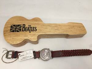 T052715☆ジャンク扱 (1)腕時計 THE BEATLES ギターケース型 木箱入 Model417 ビートルズ 電池切れ ☆