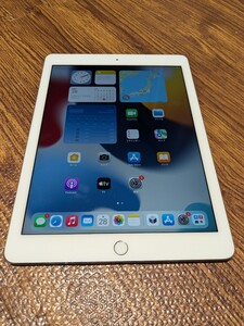 【即決】docomo iPad Air 第2世代 Wi-Fi + Cellular 16GB シルバー MGH72J/A